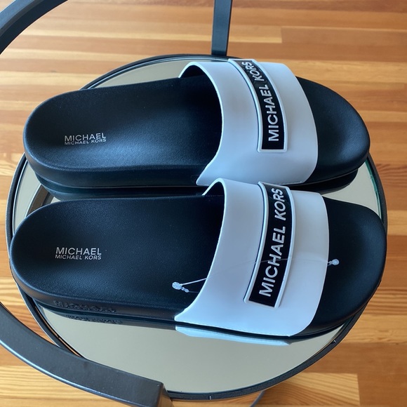 MICHAEL KORS White Demi Slide Sandals - Picture 4 of 5